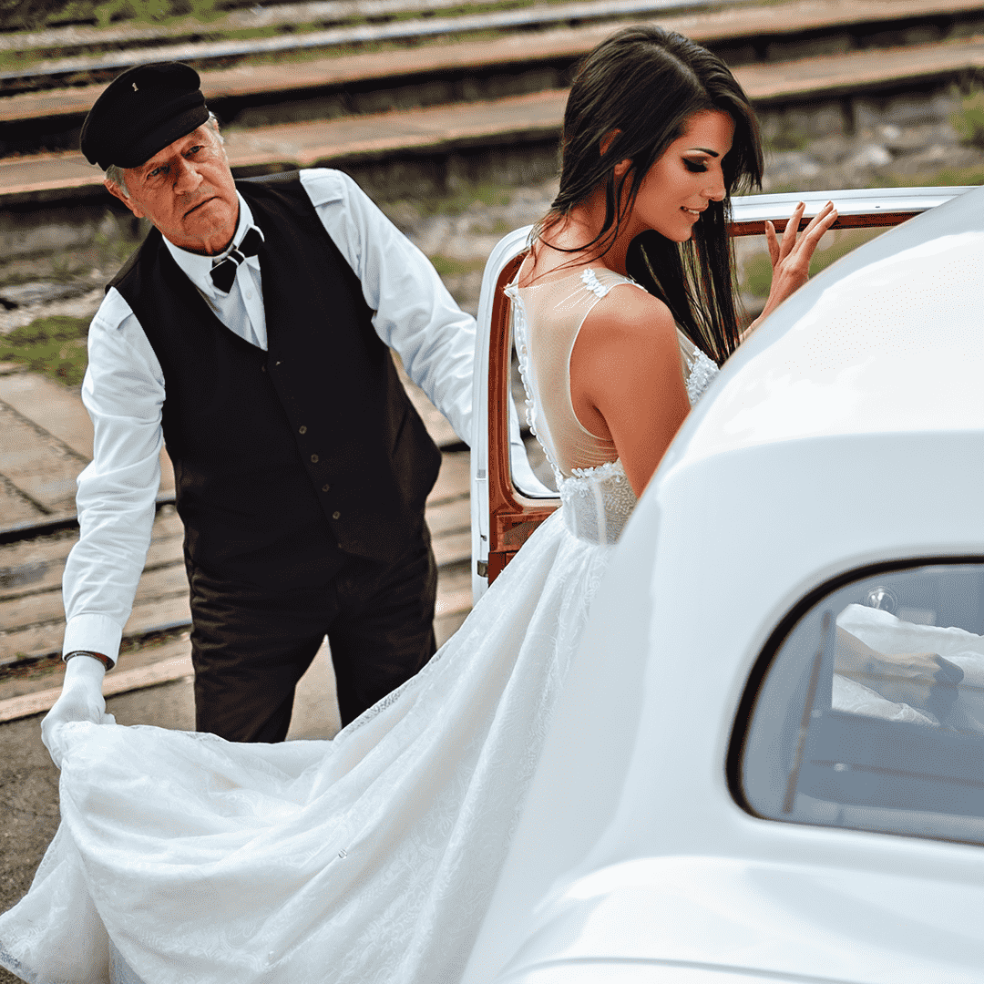 6 reasons why getting a chauffeur for your summer wedding is the right choice