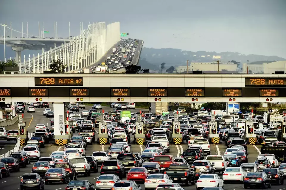 Bay-Bridge-Commuter-Traffic-SF-Chronicle